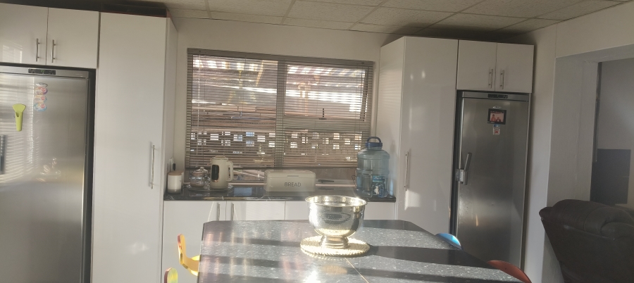 5 Bedroom Property for Sale in Ravensmead Western Cape
